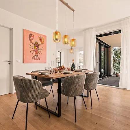 Werft - Luxus In Erster Seereihe